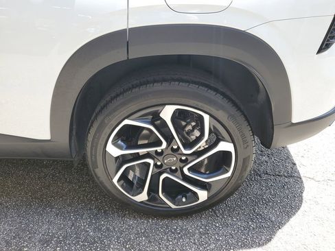 Used 2024 Chevrolet Trax RS FWD image 11