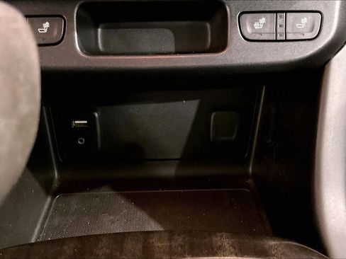 Used 2016 GMC Canyon SLT image 32