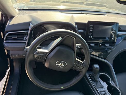 Used 2023 Toyota Camry SE image 10
