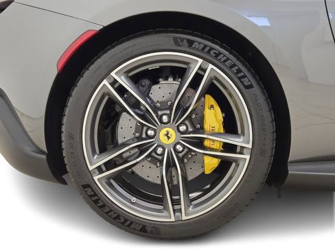 Used 2024 Ferrari Roma Spider RWD image 7