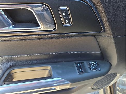Used 2017 Ford Mustang Coupe image 11