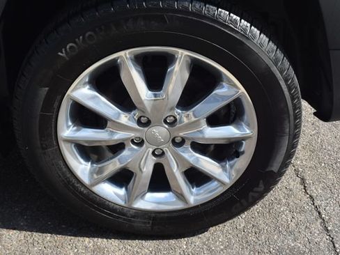 Used 2017 Jeep Cherokee Limited AWD/4WD image 52