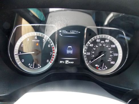 Used 2017 Nissan Titan SV RWD image 12