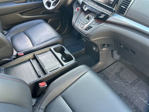 Used 2025 Honda Odyssey Sport-L image 17