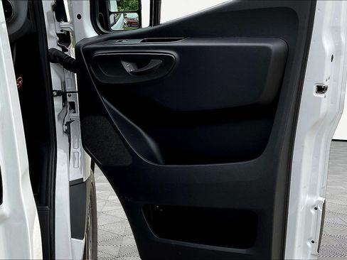 Used 2025 Mercedes-Benz Sprinter 2500 image 26