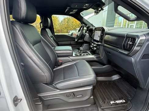Used 2025 Ford F150 Lariat w/ Equipment Group 501A Mid image 18