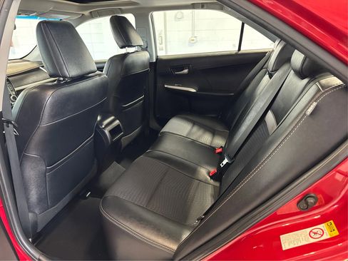 Used 2012 Toyota Camry LE image 10