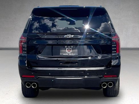 Used 2025 Chevrolet Suburban Z71 AWD/4WD image 4