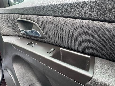 Used 2015 Chevrolet Cruze LT image 38