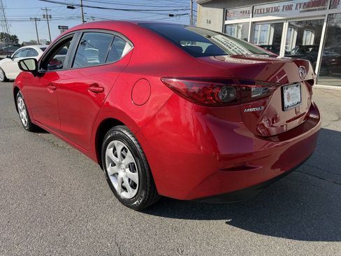 Used 2017 MAZDA MAZDA3 Sport FWD image 5
