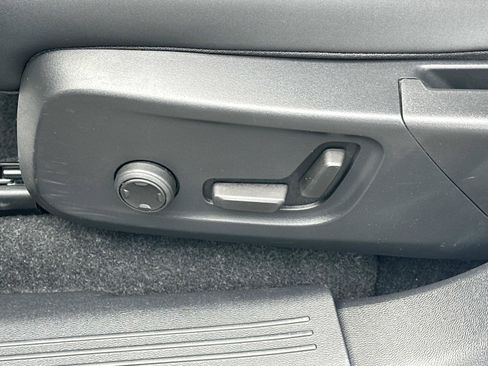 Certified 2023 Volvo C40 P8 Recharge Plus w/ Climate Package AWD/4WD image 18