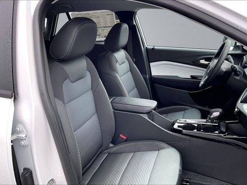 New 2026 Chevrolet Trax LT FWD image 11