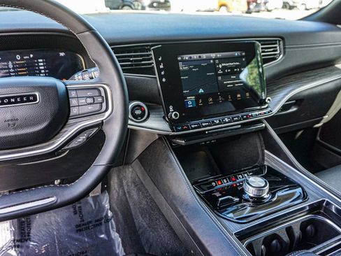 Used 2023 Jeep Wagoneer Series II image 30