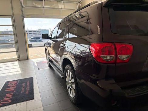 Used 2014 Toyota Sequoia Limited RWD image 9