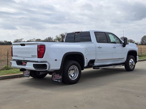 New 2026 Chevrolet Silverado 3500 High Country w/ Technology Package image 3