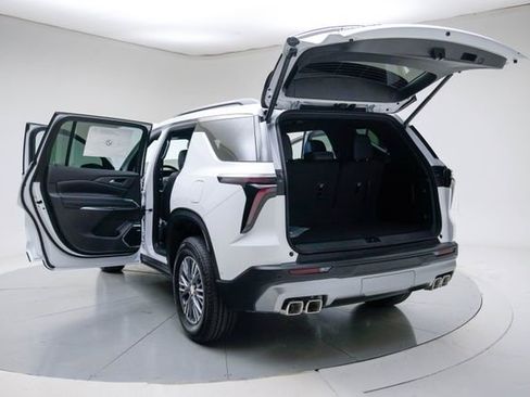 New 2026 Chevrolet Traverse LT w/ Enhanced Driving Package FWD image 20