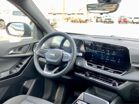 New 2026 Chevrolet Equinox LT w/ Safety and Technology Package FWD image 35