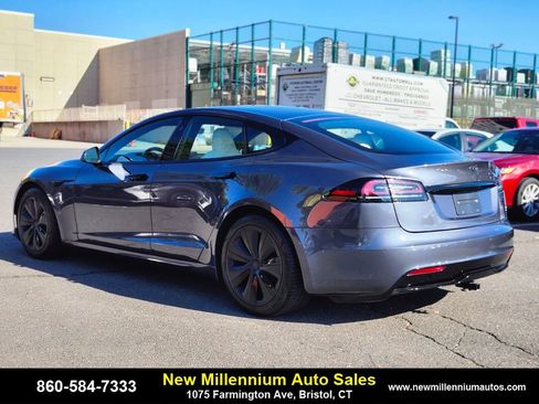 Used 2022 Tesla Model S image 3