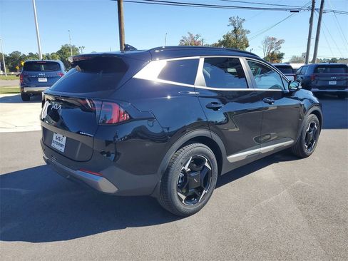 New 2026 Kia Sportage EX image 4