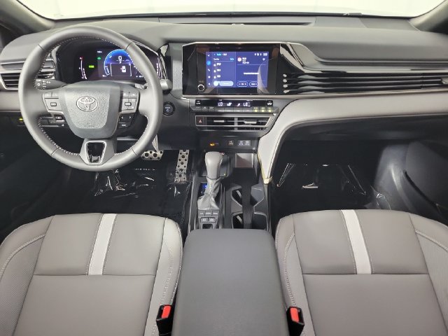 Used 2026 Toyota Camry SE FWD image 16