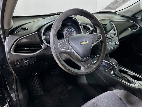 Used 2023 Chevrolet Malibu LT w/ Driver Confidence Package FWD image 9
