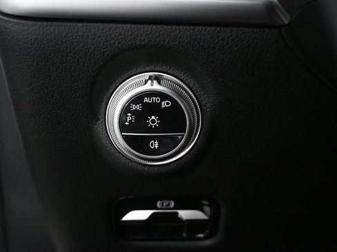 New 2026 Mercedes-Benz C 300 Sedan image 9