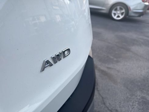 Used 2023 Nissan Rogue S AWD/4WD image 14