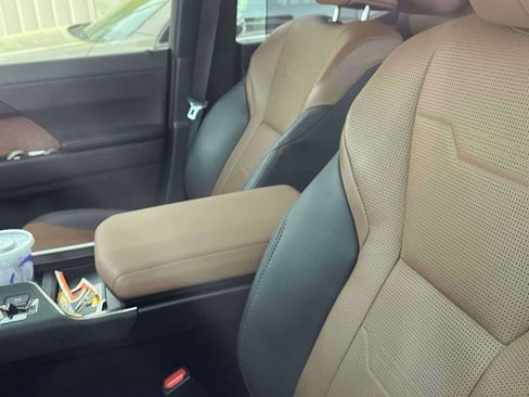 Used 2024 Lexus GX 550 image 5