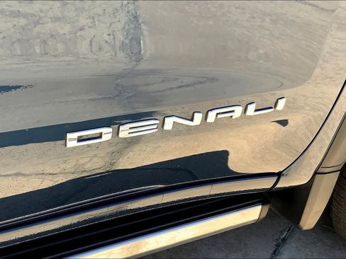 Used 2020 GMC Sierra 1500 Denali w/ Denali Ultimate Package AWD/4WD image 10