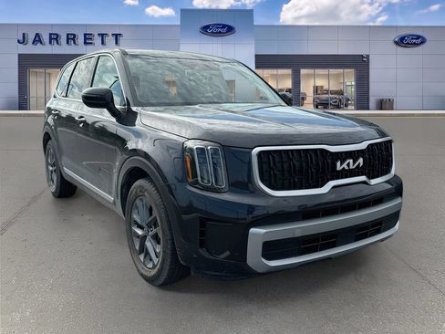 Used 2025 Kia Telluride LX FWD image 1