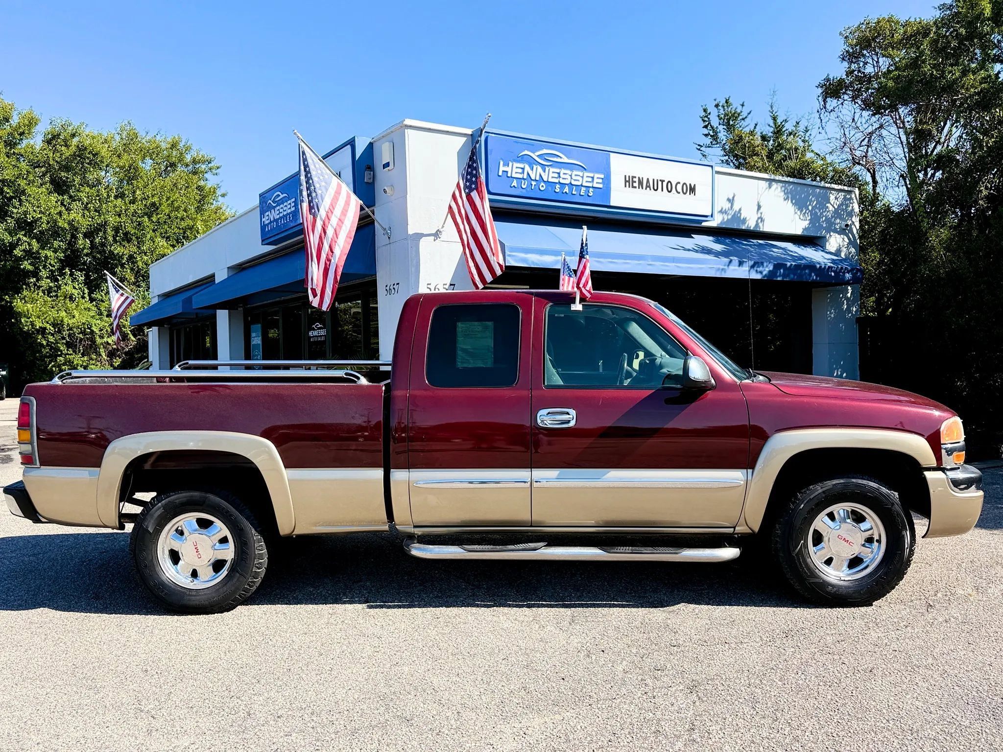 Used 2003 GMC Sierra 1500 SLE w/ Off-Road Package AWD/4WD image 8