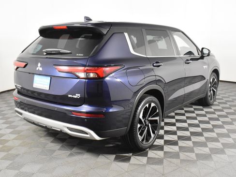 Used 2023 Mitsubishi Outlander SE image 6