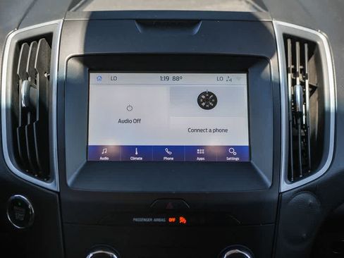 Used 2020 Ford Edge SE FWD image 14