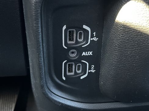 Used 2022 RAM 2500 Big Horn w/ Level C Equiment Group image 28