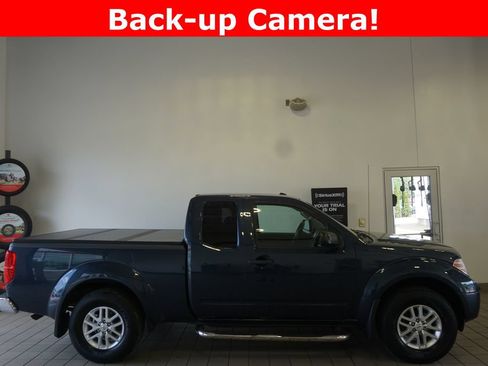Used 2015 Nissan Frontier SV w/ SV Value Truck Package AWD/4WD image 2