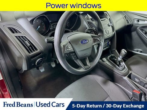 Used 2015 Ford Focus SE image 12