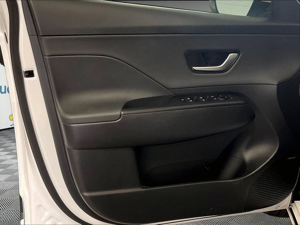 Used 2024 Hyundai Kona Limited FWD image 9