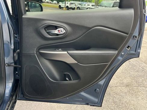 Certified 2020 Jeep Cherokee Latitude Plus w/ Cold Weather Group FWD image 22