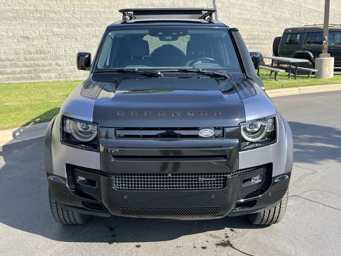 Used 2023 Land Rover Defender 110 X-Dynamic SE AWD/4WD image 10