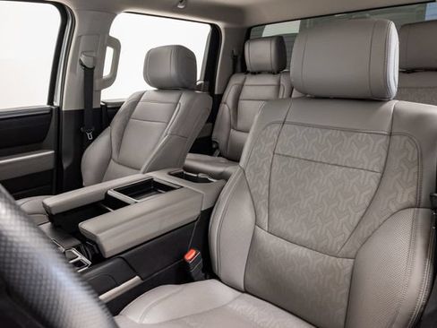 Used 2024 Toyota Tundra Limited AWD/4WD image 9