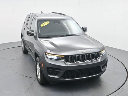 Used 2024 Jeep Grand Cherokee Laredo RWD image 21