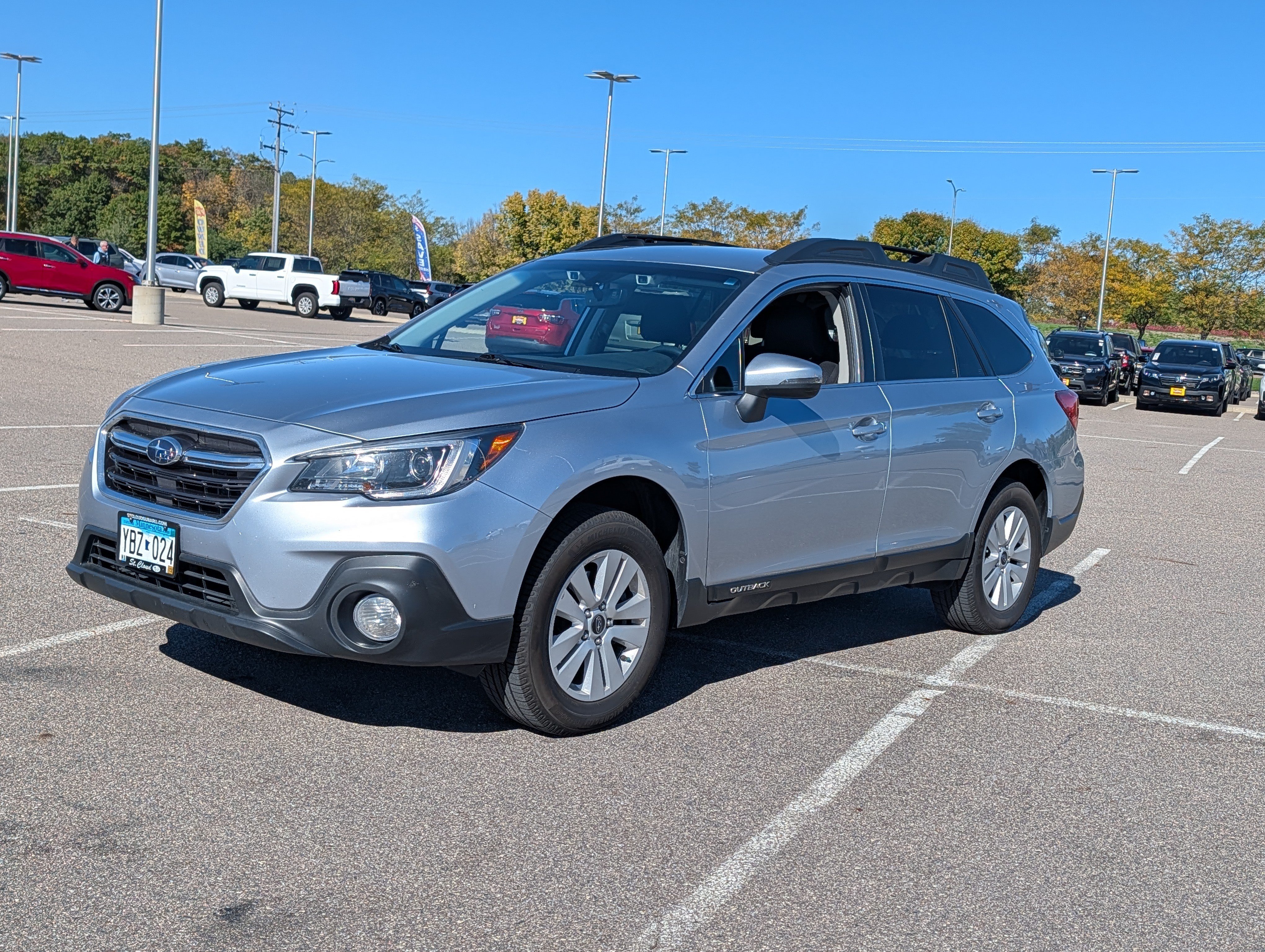 Used 2019 Subaru Outback 2.5i Premium AWD/4WD image 2