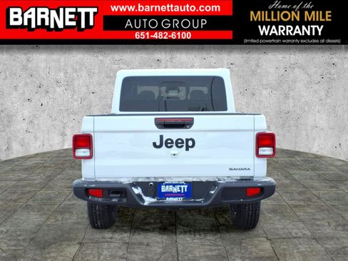 New 2026 Jeep Gladiator Sahara image 4