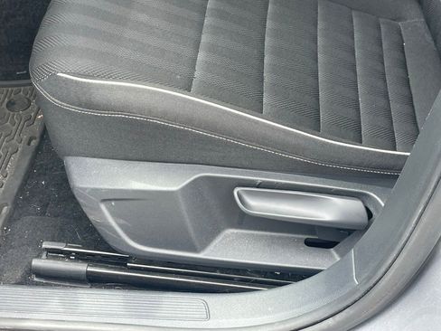 Used 2023 Volkswagen Jetta Sport image 5