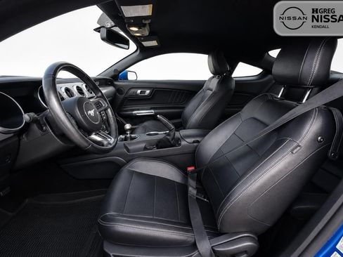 Used 2019 Ford Mustang GT Premium w/ Black Accent Package RWD image 7