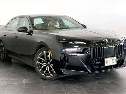 Certified 2023 BMW 740i image 2