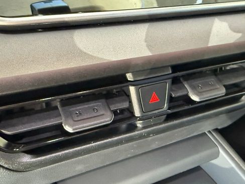 New 2026 Volkswagen Tiguan SE R-Line FWD image 21