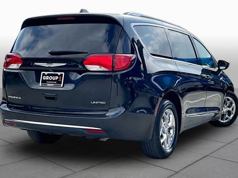 Used 2019 Chrysler Pacifica Limited FWD image 12
