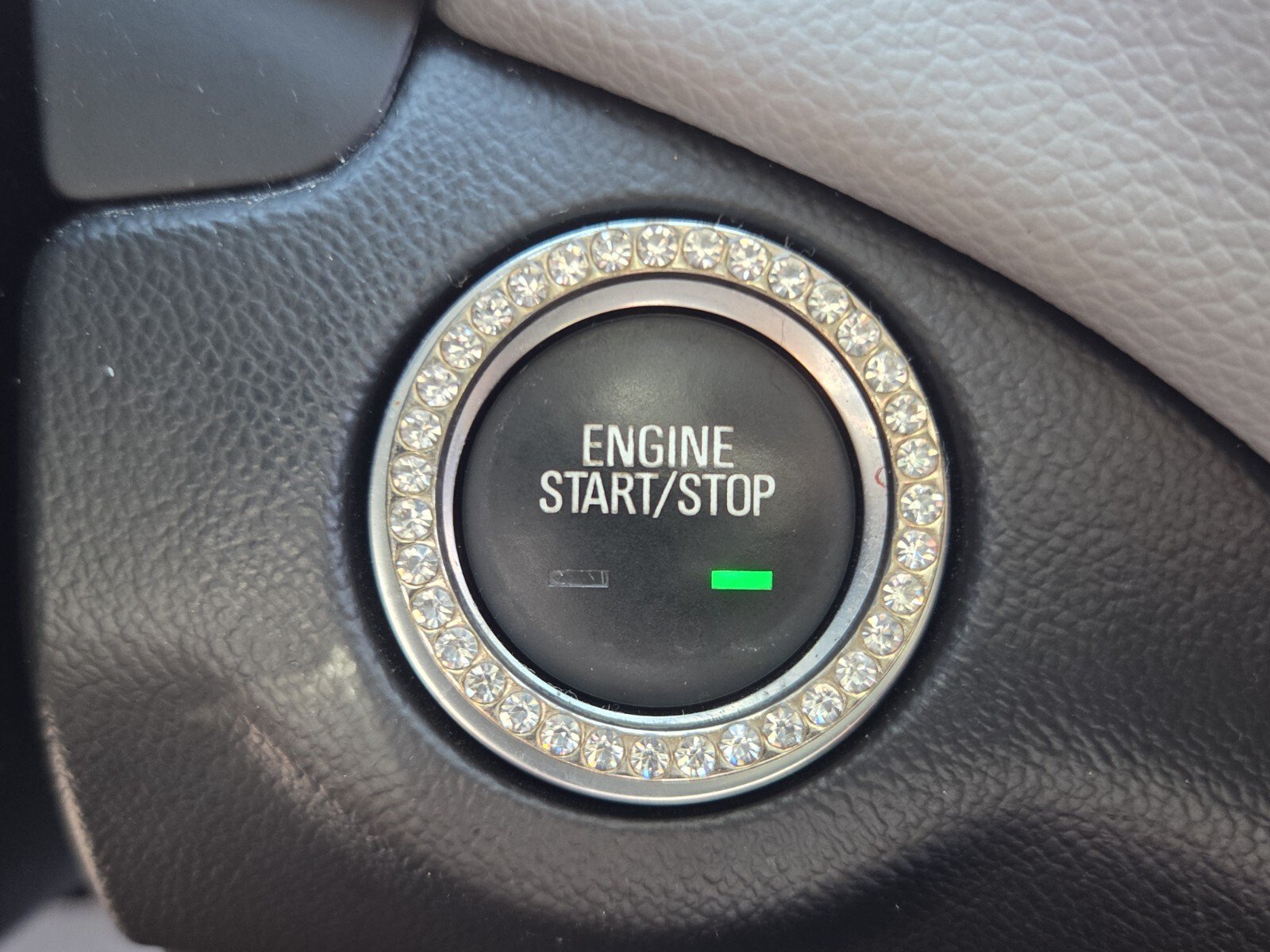 Certified 2020 Chevrolet Equinox LS FWD image 30