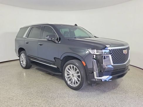 Used 2024 Cadillac Escalade Premium Luxury RWD image 4